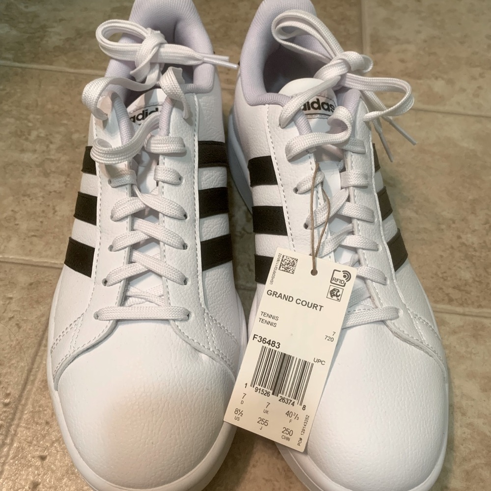 Adidas Women’s Grand Court sneakers, NWT